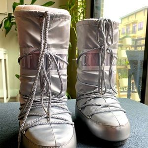 Moon Boots